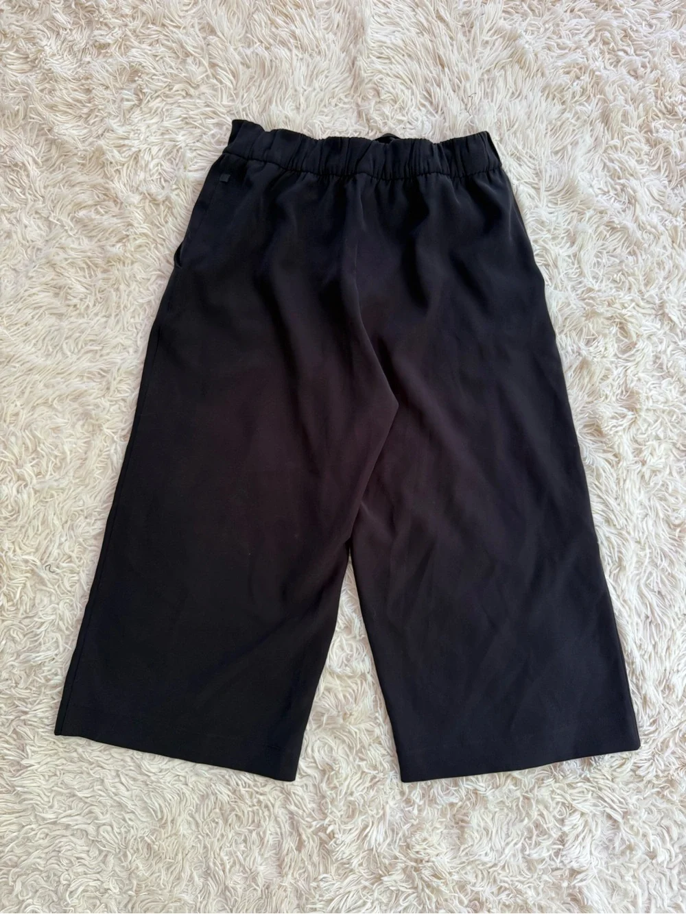 Lululemon Black Cropped Wide Leg Culotte Pants Tie Waist Women’s Size 10